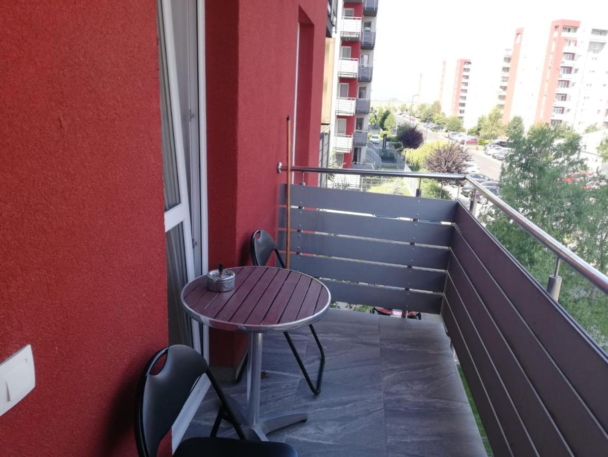 Avantgarden3 Braşov Extérieur photo