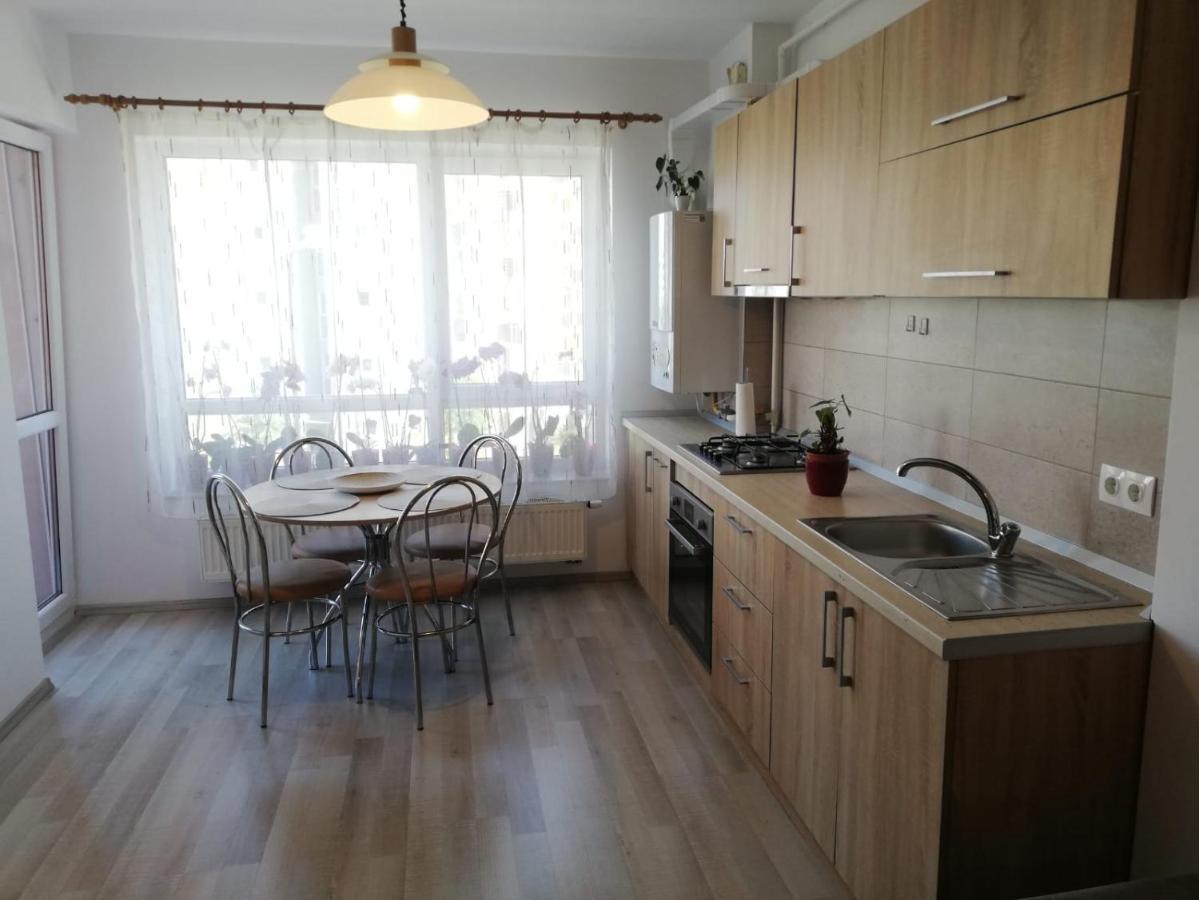 Avantgarden3 Braşov Extérieur photo